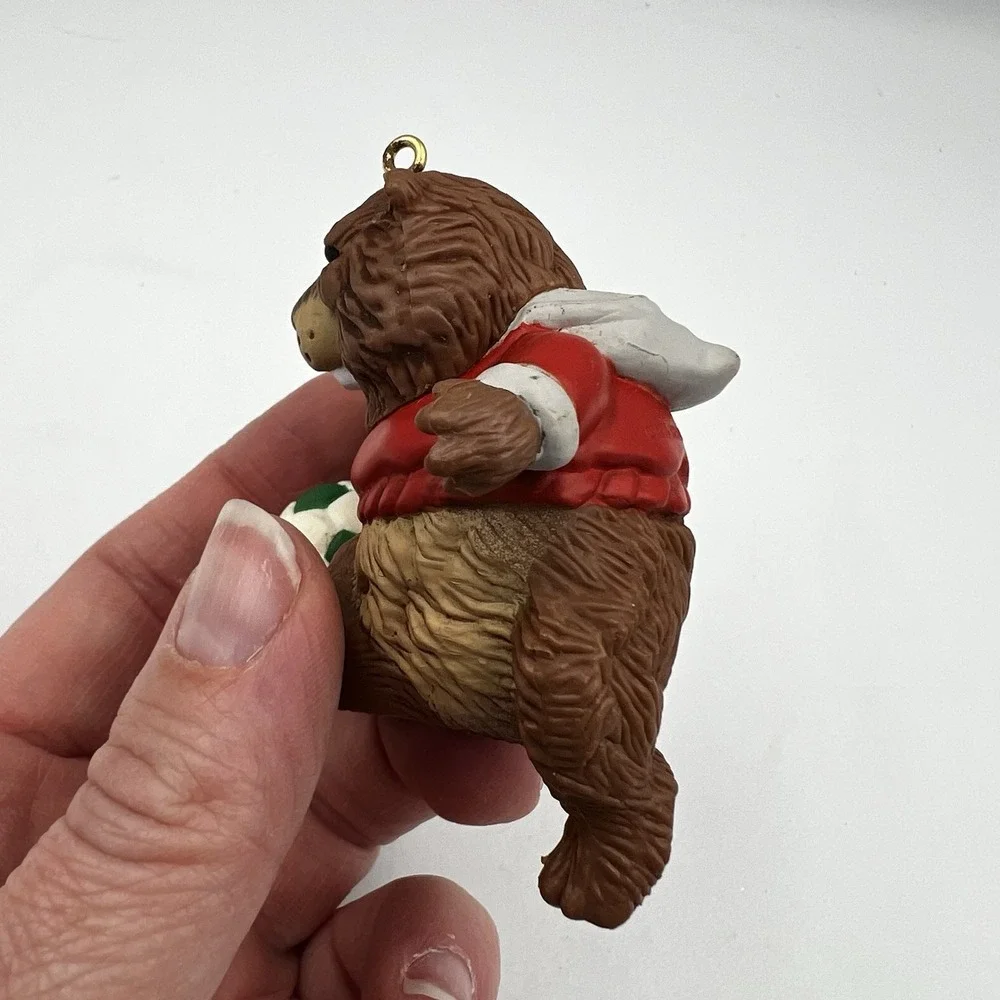 Vintage 1985 Hallmark Keepsake Christmas Ornament Soccer Beaver‎